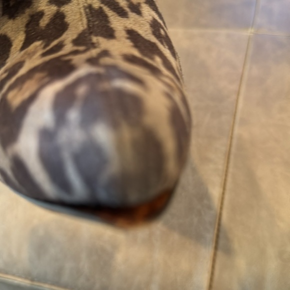 Donal J. Pliner Eartha Grey Suede Leopard Pointy Stiletto Heel Boots Size 8 - Picture 13 of 14